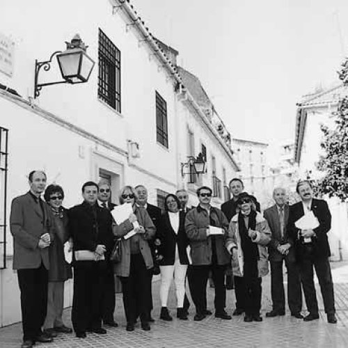 Homenaje de poetas cordobeses a Rafael Botí, en la plaza de la ciudad que lleva su nombre. 2000.