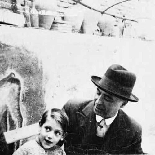 Con su hijo y Daniel Vázquez Díaz en el jardín de éste, Madrid, 1935